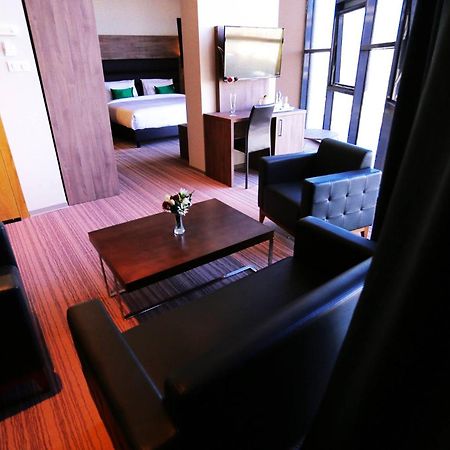 Le Zenith Hotel Οράν Εξωτερικό φωτογραφία