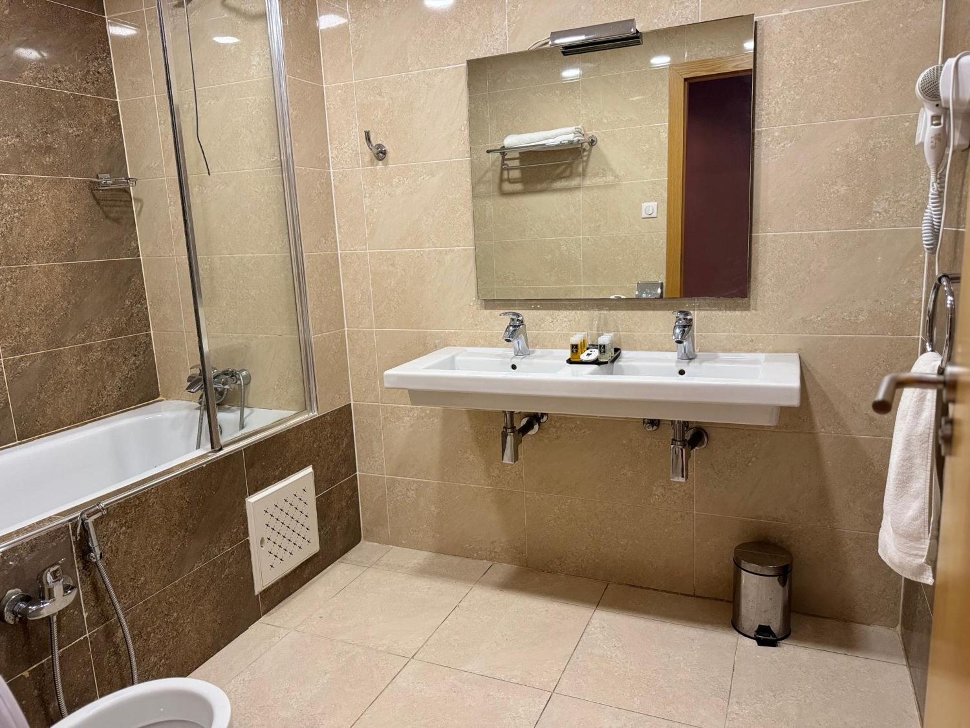 Le Zenith Hotel Οράν Εξωτερικό φωτογραφία