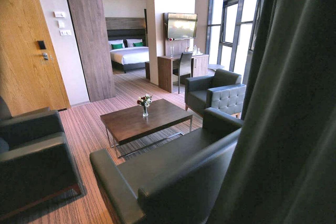Le Zenith Hotel Οράν Εξωτερικό φωτογραφία